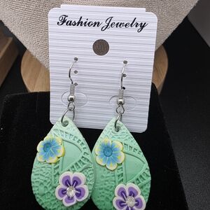 Floral Green Teardrop Earrings (1421)